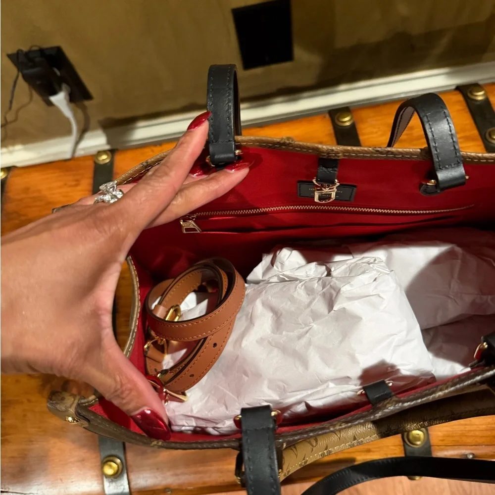 Louis Vuitton Monogram Reverse Large On-The-Go Tote Bag Like New - Picture 13 of 16